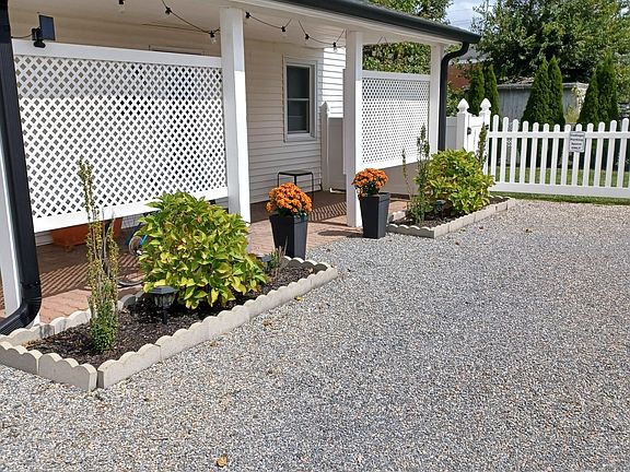 Cottage parking space