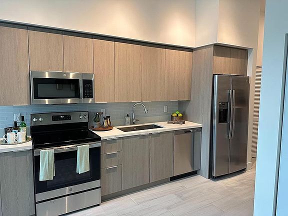 4th image of 603 E Dania Beach Blvd #810