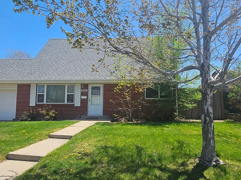 800 Lotus Way — Photo 24