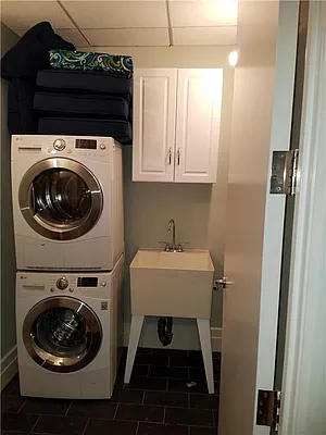 Rented by Manhattan Management Group | media 11