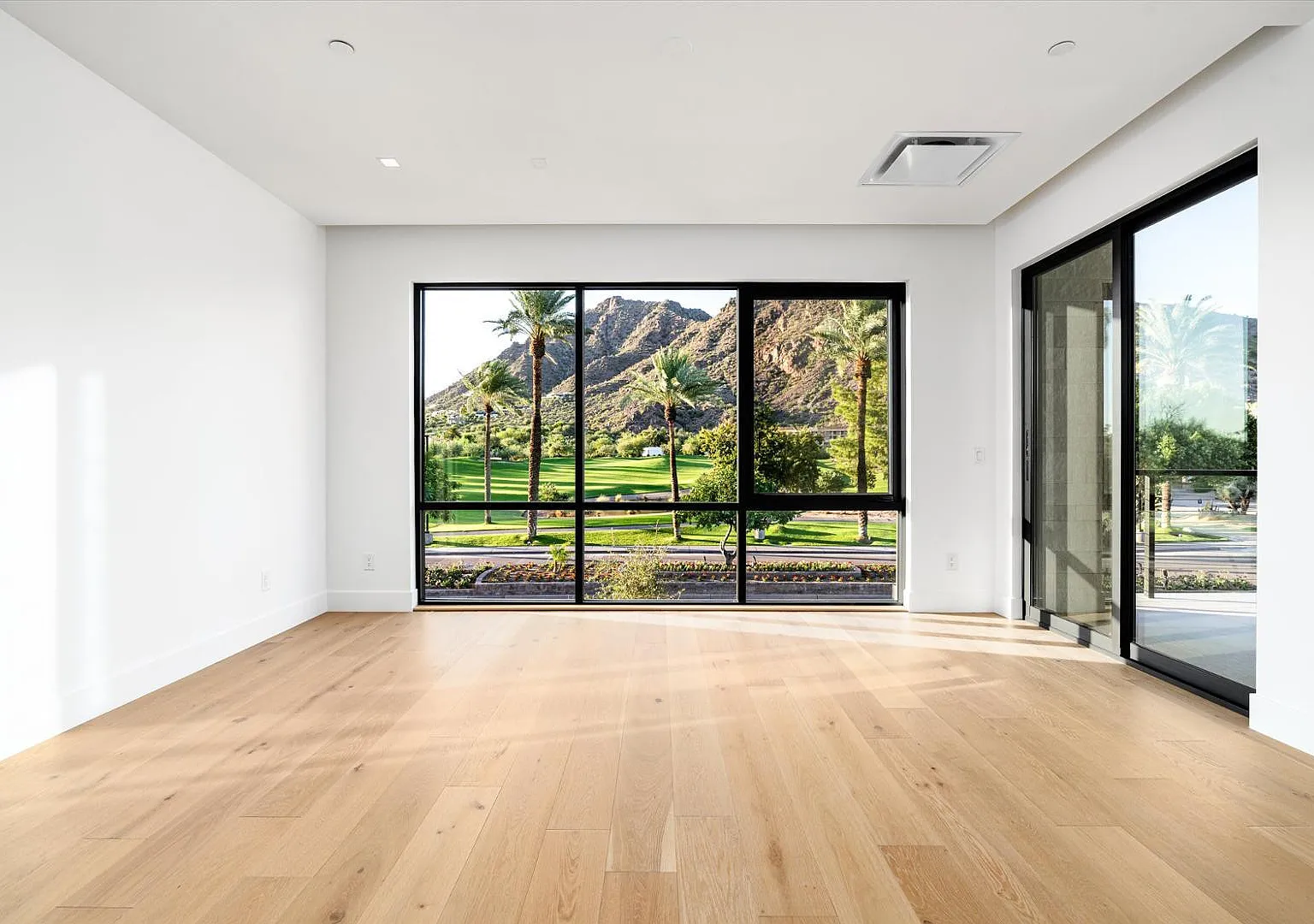 3 bed, 3.5 bath, 3652 sqft, $20,000 — Photo 4