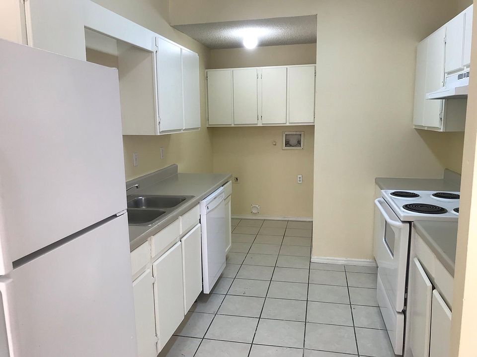 1st image of 7601 Windsor Oaks #7601