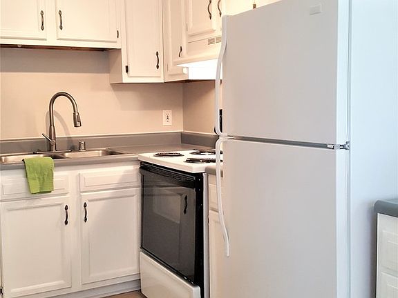 4th image of 1604 Oak Hill Dr #A
