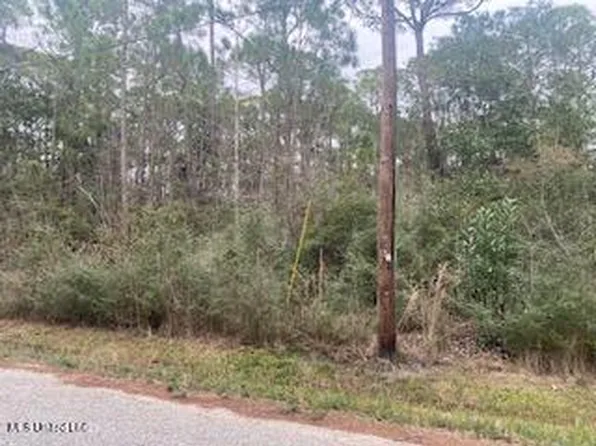 Azalea Ln, Pass Christian, MS 39571