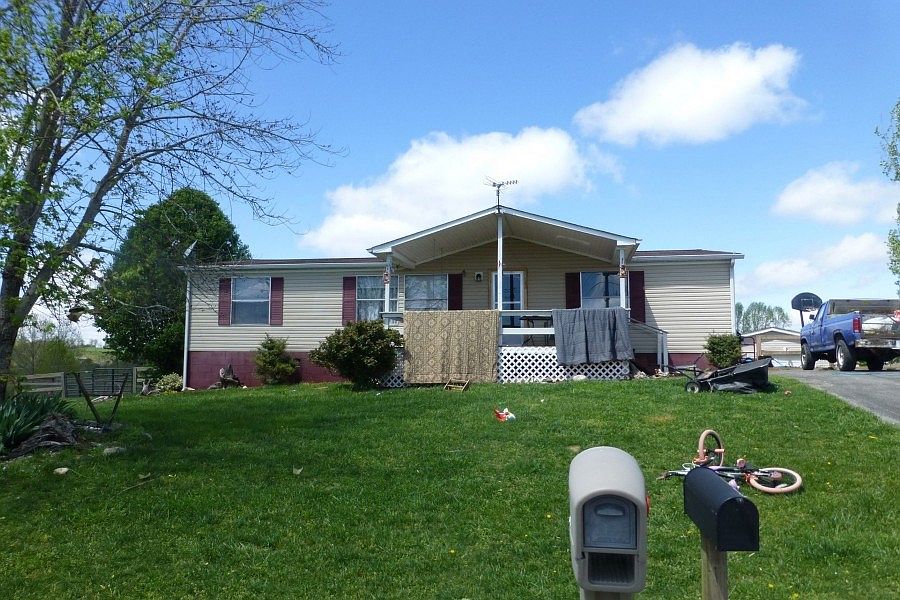 1st image of 165 Jonathan Ln