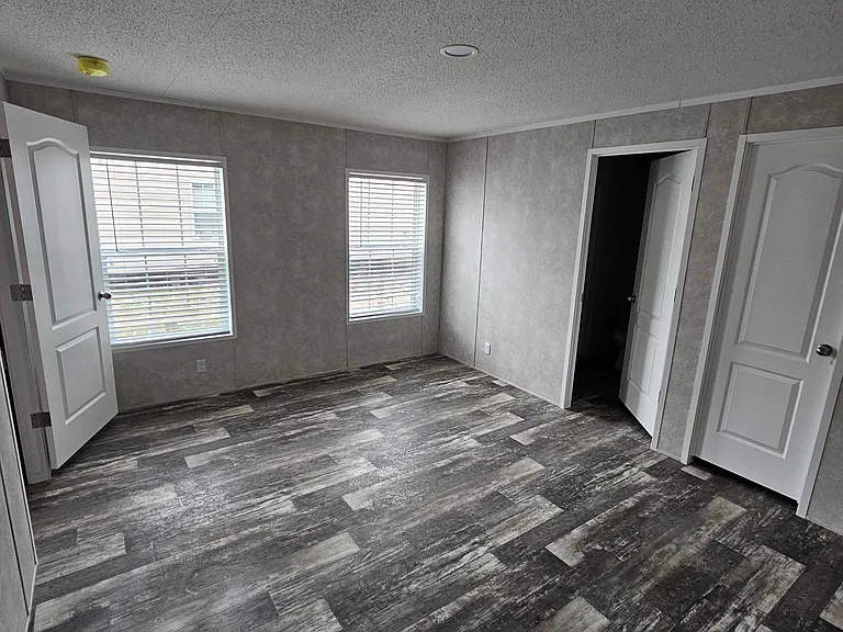 2300 Lafayette Ave #26 — Photo 13