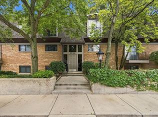 250 Kenston Ct #250, Geneva, IL 60134
