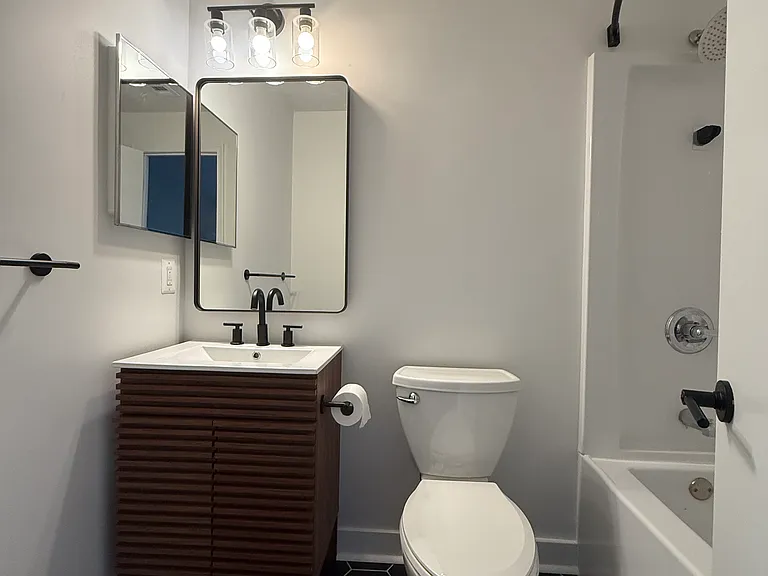 1020 N Stafford St #312 — Photo 8