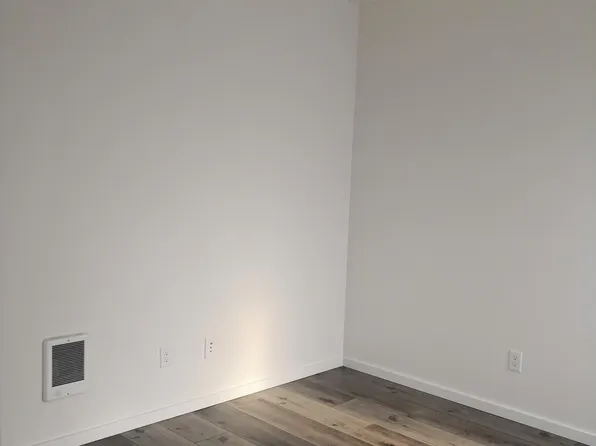 14306 Midvale Ave N, Seattle, WA 98133