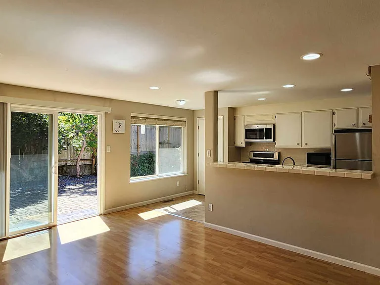 16811 NE 32nd St — Photo 15