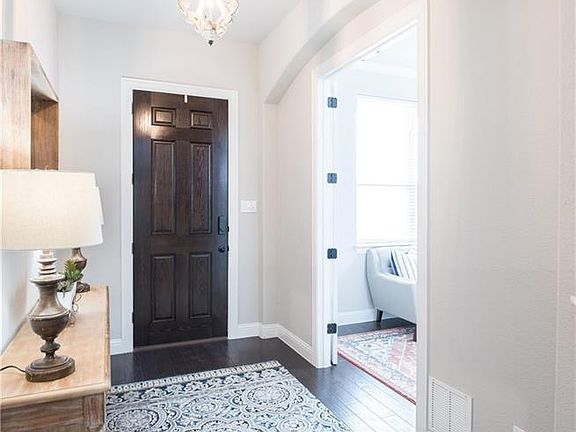 2nd image of 1520 Alberbrook Pl
