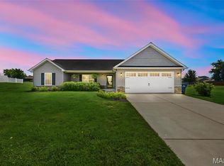 1004 Wolf Creek Dr, Farmington, MO 63640