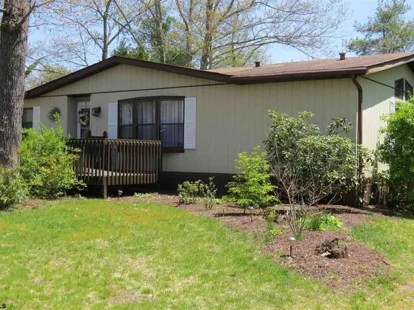 18 Holly Dr, Egg Harbor City, NJ 08215