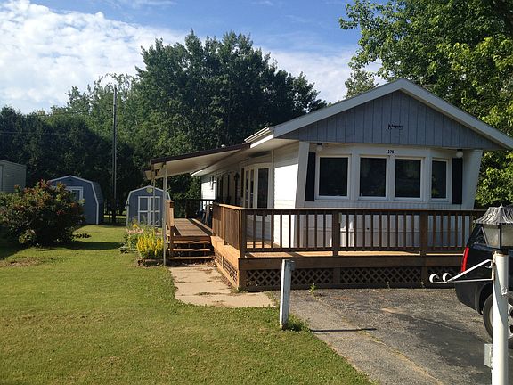 3rd image of 1325 W Walnut Dr