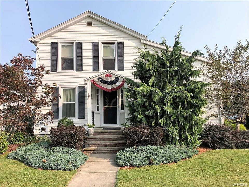 1st image of 105 W Court St