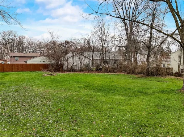 Dupont Dr, Columbia Station, OH 44028