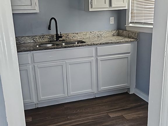 4th image of 3793 Guernsey Ave