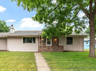 9 6th Ave NE, Osseo, MN 55369