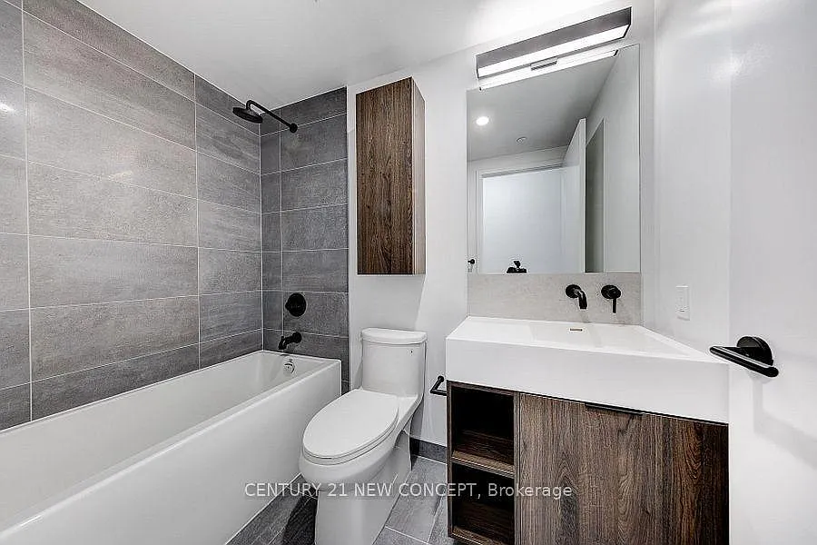 Building Photo - 108 Peter St #1117