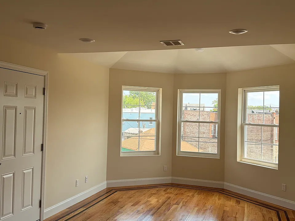 209-211 Clinton Pl #2