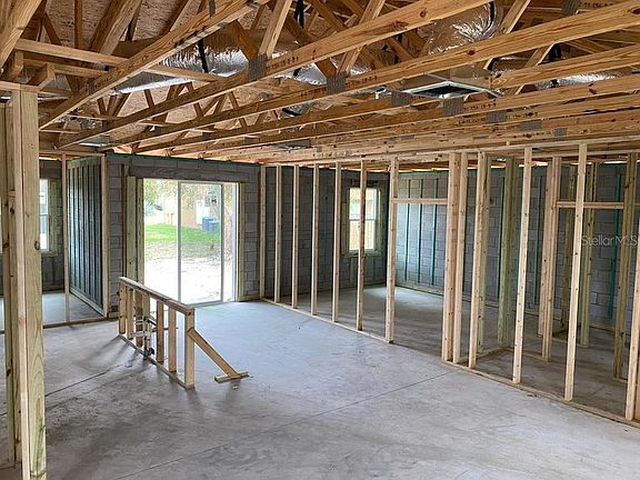 5th image of 561 Dove Ct