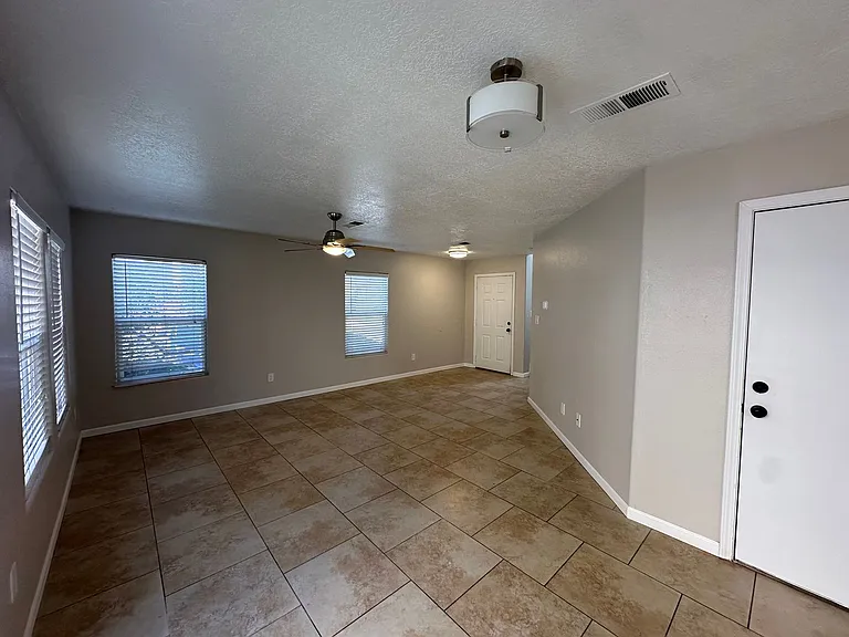 2139 Altura Verde Ln NE — Photo 7