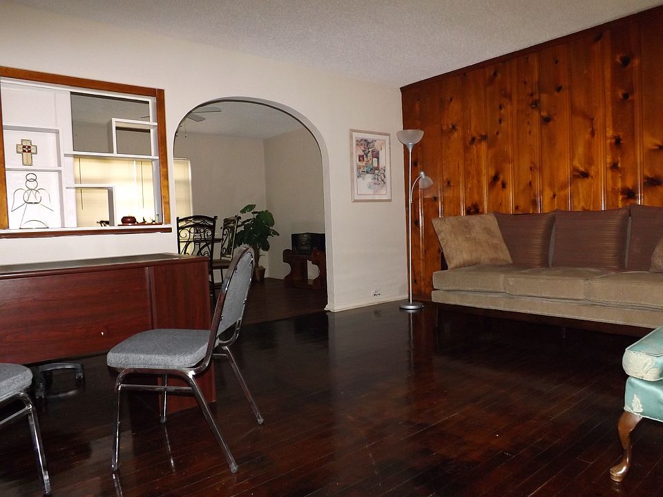 1st image of 3002 Hillcrest Dr