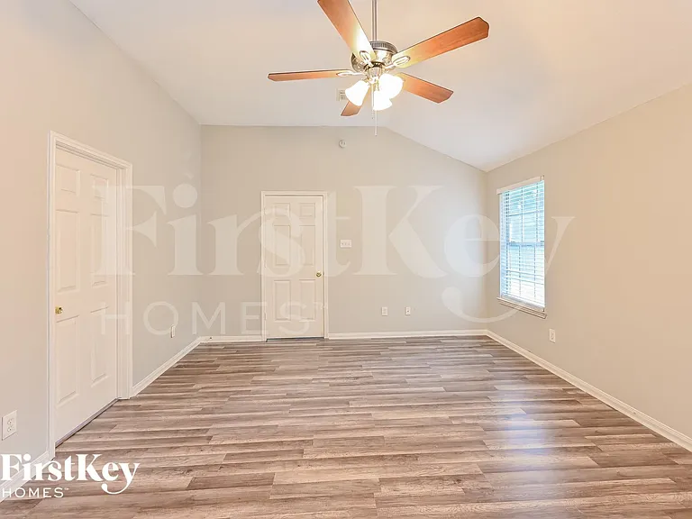 2614 Spring Bend Dr — Photo 10
