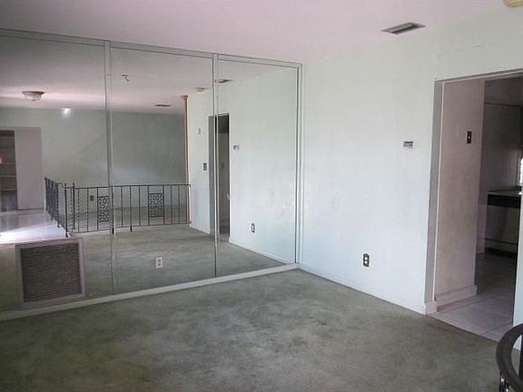 3rd image of 3399 NW 21st St