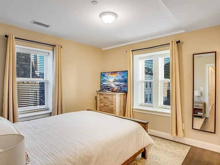 44 W Eagle St #3 — Photo 9
