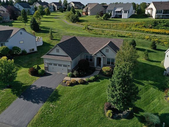 3rd image of 30 Sheldon Dr