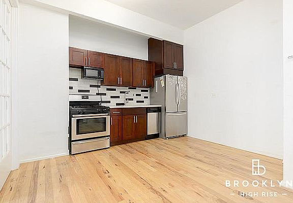 4th image of 212 Evergreen Ave #3L