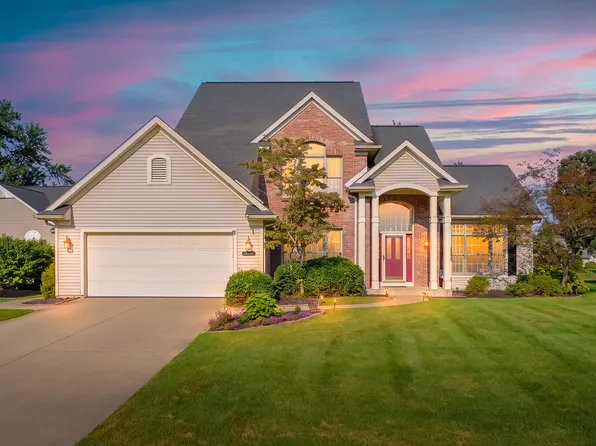 7654 Dunross Dr, Portage, MI 49024