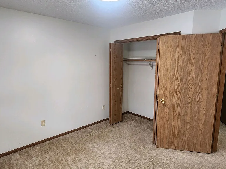36 Plex - Village Green Apartments — Photo 6