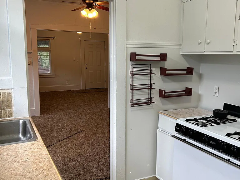 2921 SE Morrison St — Photo 4
