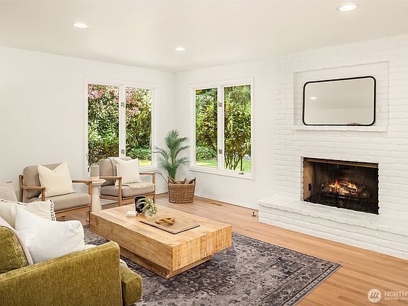 4th image of 8531 Hunts Point Lane