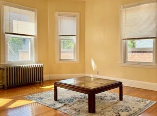 46R Aspinwall Ave #2R, Brookline, MA 02446