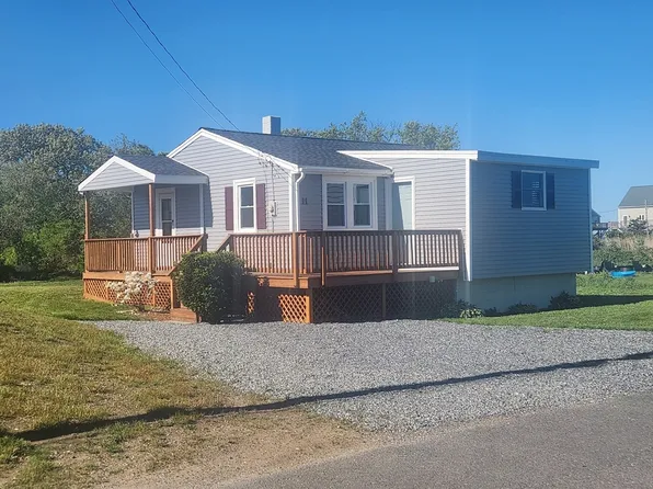 11 Starboard Dr, Fairhaven, MA 02719