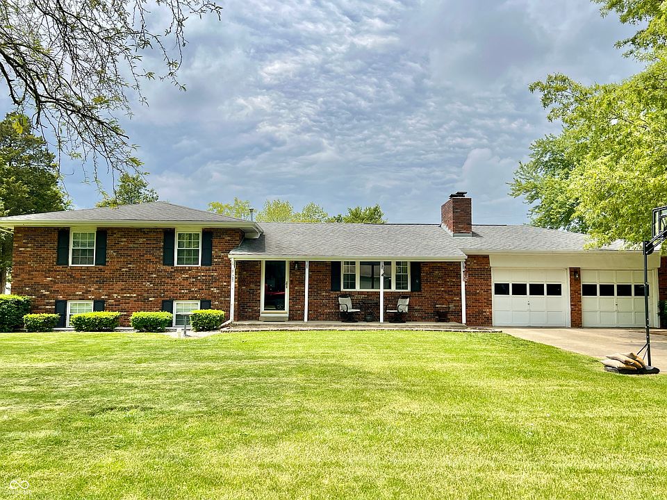 1st image of 1579 Crest Dr