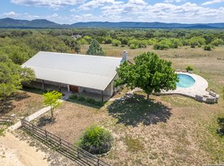 1420 N Little Creek Rd, Utopia, TX 78884