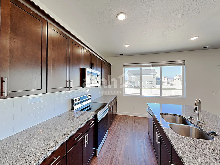 291 N Gibbons Ln — Photo 4