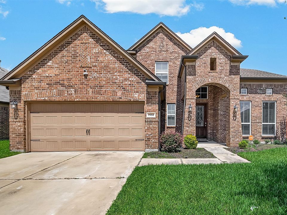 1st image of 1914 Walnut Green Cir