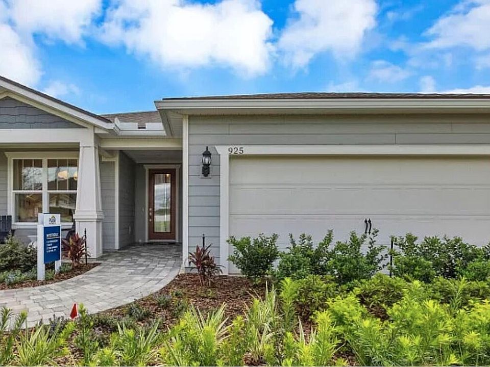1st image of 925 ROOSTER HOLLOW Way