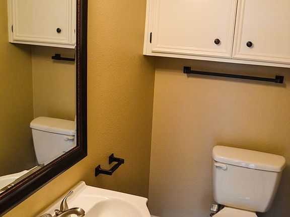 3rd image of 1913 Melrose Ave APT A