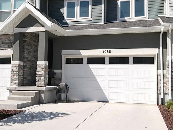 2nd image of 1088 S Lilac Way