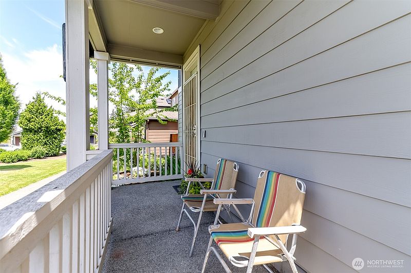 3rd image of 4712 Court R Court