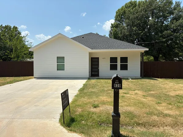 839 SW 7th St, Cooper, TX 75432