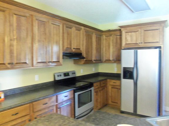 3rd image of 207 Michele Ln