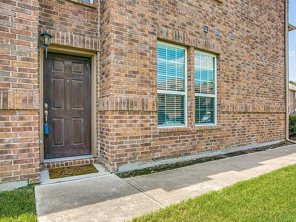 3rd image of 242 Barrington Ln