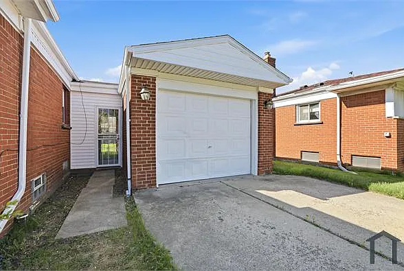 3 bed, 981 sqft, $1,500 — Photo 3
